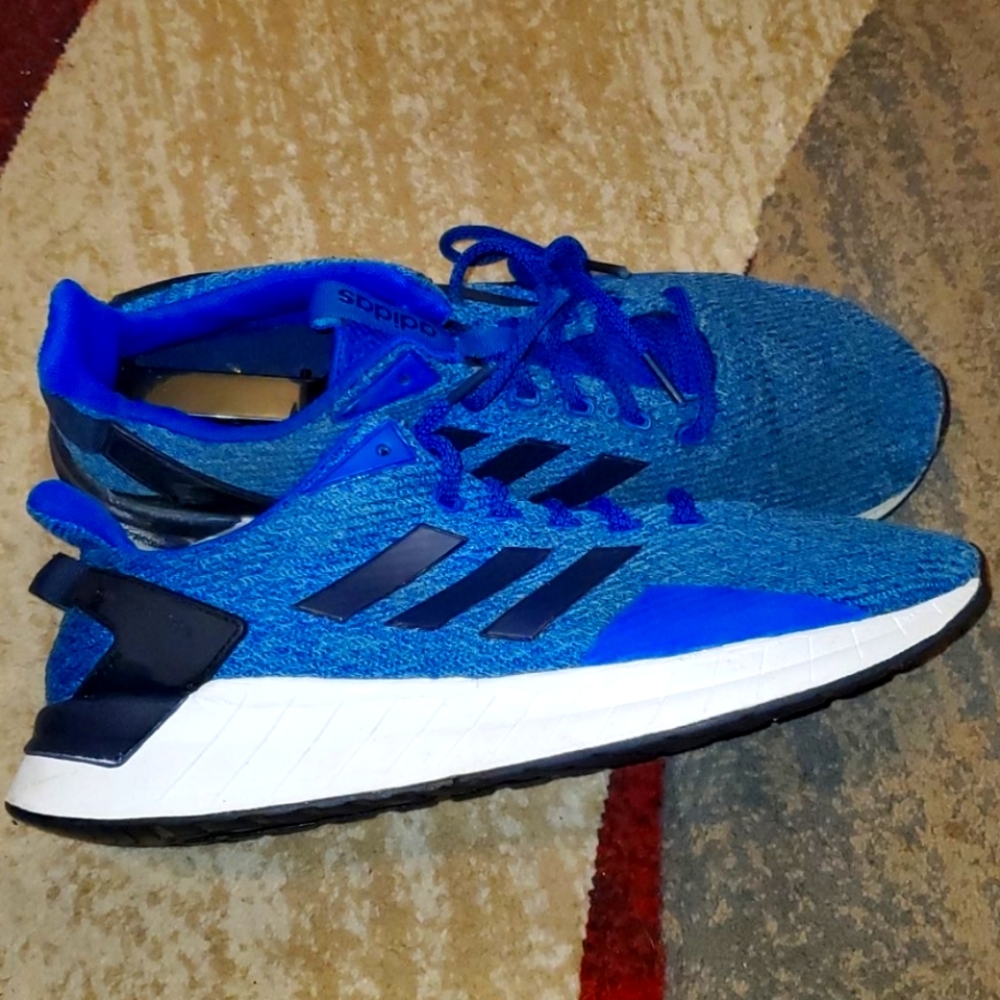 Adidas mens running shoe